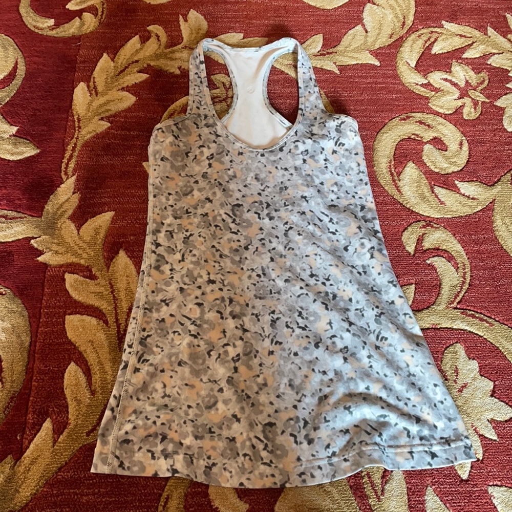 Lululemon tank